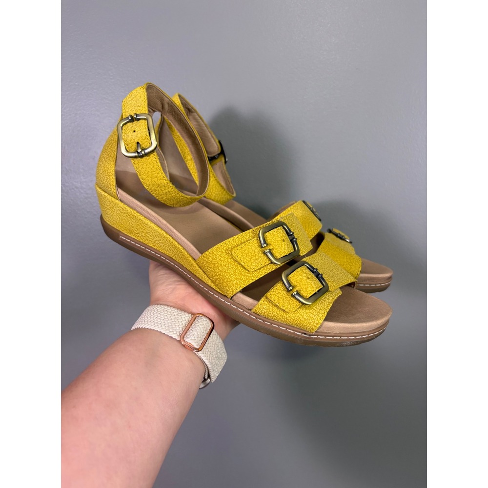 Dansko Astrid Wedge Sandals 39 US 8.5-9 Yellow Leather Buckle Comfort Boho Walk